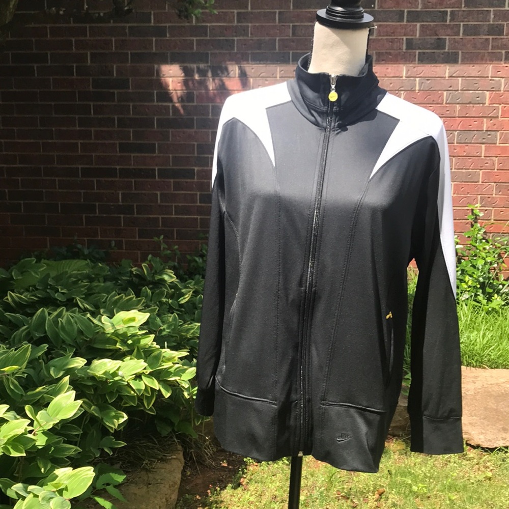 Nike warm up jacket